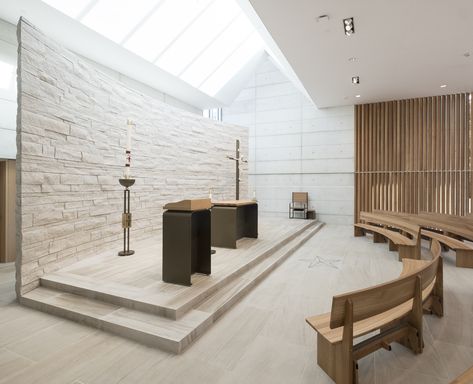 Gallery of Chapel for Saint Mary’s / Mark Cavagnero Associates - 12 4 Bedroom House Designs, Church Building Design, Church Interior Design, Modern Church, Church Stage Design, Church Stage, Sacred Architecture, Church Interior, Hospital Design