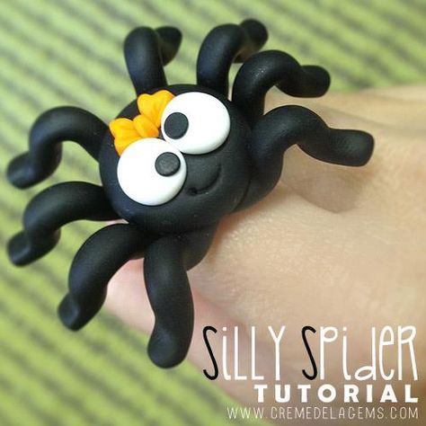 Cute little spider guy made from fondant or gumpaste Polymer Clay Halloween, Halloween Clay, Polymer Clay Ornaments, Polymer Clay Diy, Polymer Clay Animals, Cute Polymer Clay, Clay Ornaments, Clay Animals, Diy Clay Crafts