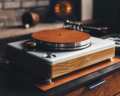 🎵💙 Audio Aesthetic, Old Record Player, Hifi Turntable, Turntable Vintage, Stereo Turntable, Crazy Feeling, Shinola Detroit, Turntable Record Player, Analog Synthesizer