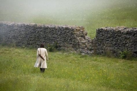 Tristan going to cross the wall Stardust Movie, Stardust 2007, Stardust Neil Gaiman, Fairy Kingdom, Charlie Cox, Claire Danes, Light Film, Michelle Pfeiffer, Slow Dance