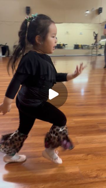 BabyAthena🤩 & family💗mom managed👀 on Instagram: "Jive🐰Baby Athena!😜  #itsbabyathena#babyballroom#babydancer#ballroomlatin#jive#lovetodance#happy#smiles" Toddler Dancing Videos, Baby Dancing Video, Baby Dance Video, Happy Dance Video, Funny Babies Dancing, Baby Dancing, Jive Dance, Children Dancing, Baby Singing