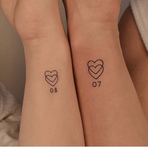 Maching Tattoos, Twin Tattoos, Cute Matching Tattoos, Matching Friend Tattoos, Small Matching Tattoos, Bestie Tattoo, Matching Sister Tattoos, Small Girl Tattoos, Bff Tattoos