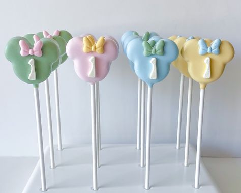 Minnie Cake Pops to match my last Cookie set 💖 ✨Booked through October. Click link in bio to see availability and to request a quote!✨ #cakepops #disney #disneyland #disneycakepops #treatmaker #minniemouse Minnie Cake Pops, Disney Cake Pops, Minnie Cake, Cakepops, A Quote, My Last, Cake Pops, Disneyland, Minnie Mouse