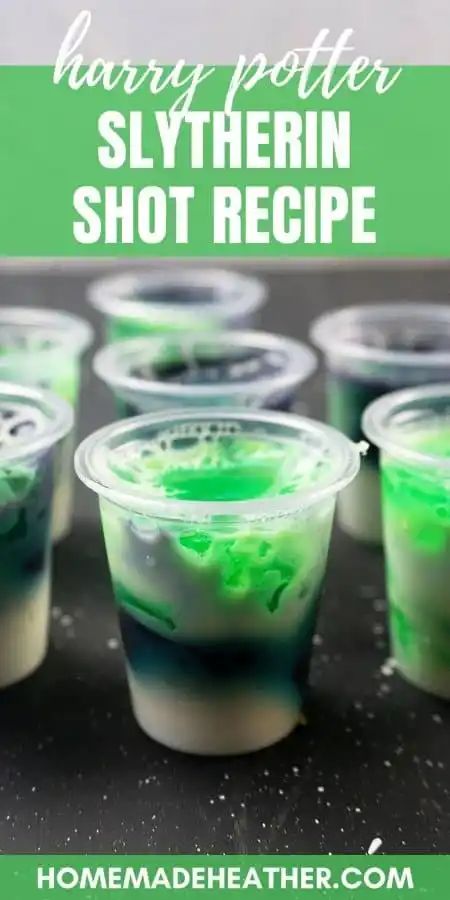 Harry Potter Adult Party, Blueberry Mojito Recipe, Harry Potter Cocktails, Harry Potter Treats, Harry Potter Drinks, Blueberry Mojito, Candy Cocktails, Pudding Shots, Harry Potter Slytherin