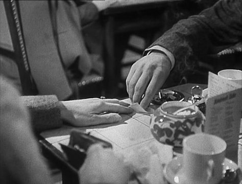 Brief Encounter 1945, Doomed Romance, Mini Exhibition, Playlist Icons, David Lean, Movie Journal, Requiem For A Dream, Brief Encounter, Romance Film