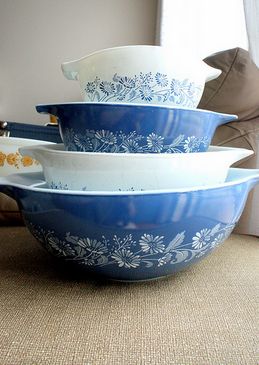 Vintage Pyrex Collection, Fun Wine Glasses, Colonial Blue, Pyrex Collection, Mixing Bowl Set, Pyrex Mixing Bowls, Pyrex Bowls, White Bowl, Mixing Bowls Set