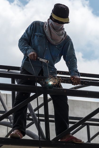 Photo worker welding the steel part | Premium Photo #Freepik #photo #welder #welding #metal-work #construction-work Steel Photography, Steel Worker, Metal Workers, Construction Work, Oil Rig, Metal Work, Sheet Metal, Premium Photo, 1 Million