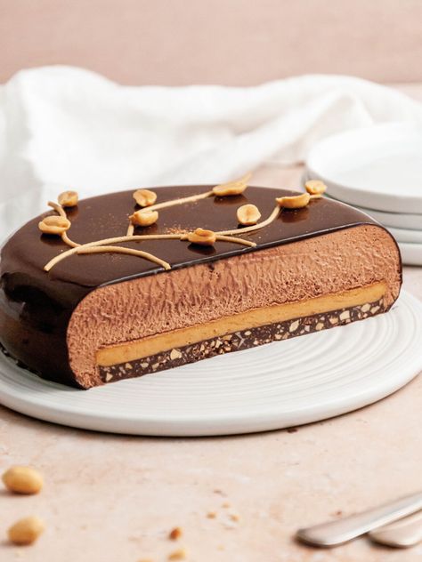 Peanut Butter Dark Chocolate Mousse Cake - Julie Marie Eats Dark Chocolate Mousse Cake, Cafe Cakes, Peanut Butter Dark Chocolate, Entremet Recipe, Glazed Cake, Chocolate Almond Cake, Caramel Mousse, Glaze Cake, Mousse Cake Recipe