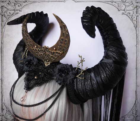 Horn Headdress Arthemis | Etsy Gogo Dancer Outfits, Horn Headdress, Demon Costume, Black Unicorn, Headpiece Jewelry, Hair Jewellery, Fantasias Halloween, Creative Halloween Costumes, Creating Jewelry