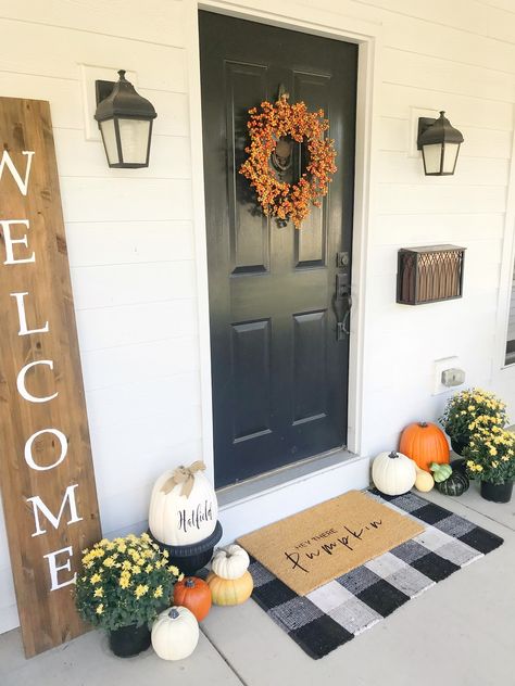 DIY Fall Doormat | R&R at home Autumn Farm, Dekorasi Halloween, Fall House, Garden Tattoo, Fall Doormat, Holiday Inspo, Porch Doors, Fall Front Porch Decor, Farmhouse Inspiration