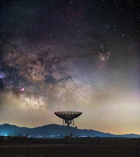 The Milky Way rises above a small radio telescope at Miyun Station, National Astronomical Observatory of China, Beijing, in Haitong Yu's photograph Josh Gates, Expedition Unknown, Radio Telescope, Astronomy Photography, Recipe List, Collage Foto, Perfect Gallery Wall, Gold Poster, Space Photos