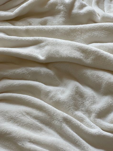 Textured white fuzzy/furry blanket with folds and creases to add depth and dimension Aesthetic Blanket Pictures, Tela, Soft Fabric Aesthetic, Blanket Background Photography, Cosy Blanket Aesthetic, Soft Texture Aesthetic, Folded Blanket Drawing, White Blanket Aesthetic, Fuzzy Blanket Aesthetic