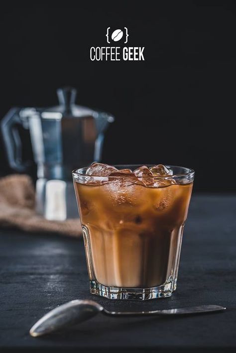 Cuban Coffee Recipe, Coffee Pins, Cuban Coffee, Iced Coffee At Home, Coffee Geek, Refreshing Summer Drinks, Coffee Grinds, Coffee At Home, Coffee With Friends