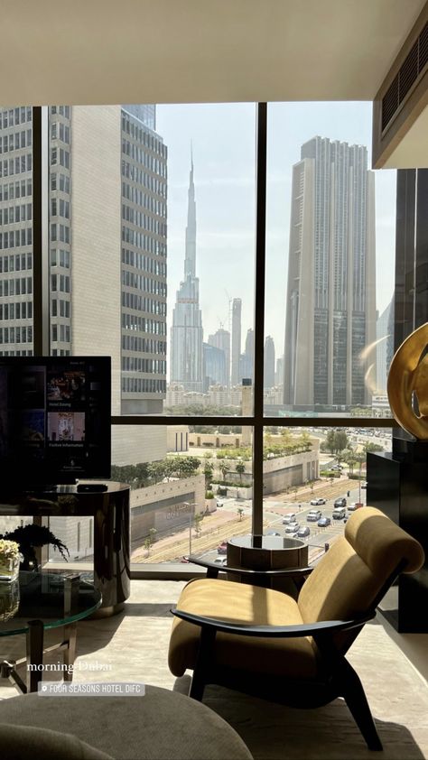 Luxury Lawyer Lifestyle, Dubai School Aesthetic, Uae Aesthetic, Dubai Penthouse, Penthouse Views, Penthouse Interior, Dubai Office, Dubai Houses, Dubai Vacation