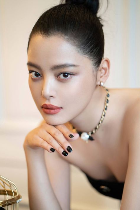 Xin Zhilei, Asian Film, Korean Aesthetic, Poses For Photos, Chinese Actress, Book Inspiration, Entertainment Industry, Woman Colour, Picture Perfect