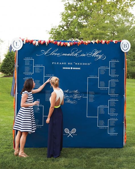 To ask guests to "please be 'seeded,'" this tennis-loving couple displayed a tournament bracket-style seating chart, printed on vinyl and hung from a pipe-and-drape frame. Creative Seating Cards, Basketball Wedding, Tennis Wedding, Sports Themed Wedding, Wedding Planning Organizer, Football Wedding, Wedding Mirror, Tennis Tournament, Sports Wedding