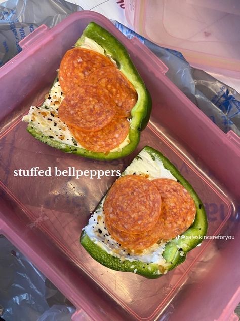 Eating Healthy On The Go, Lunch With Cream Cheese, Green Pepper Snack Ideas, Healthily Lunch Ideas, Healthy Lunch Ideas To Go, On The Go Lunches Healthy, Take Along Lunch Ideas, Green Pepper Cream Cheese Snack, Leto Lunches To Go