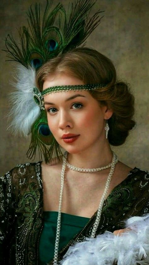 Gatsby Makeup, Gatsby Outfit, Look Gatsby, Gatsby Hair, Great Gatsby Fashion, Gatsby Dress, Flapper Girl, Gatsby Style, Old Fashion