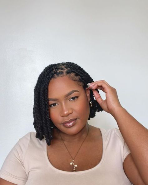 Loc Bob On Short Locs, Assymetrical Loc Knot Bob, Middle Part Loc Bob, Locs In A Bob Style, Asymmetrical Loc Bob, Loc Knots Styles Bob, Loc Bob Styles, Retwist Hairstyles, Locs Bob