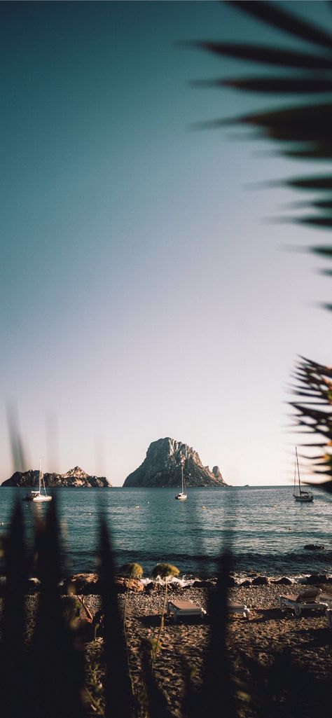 Iphone 11 Wallpapers, Boat Landscape, Spain Ibiza, Beautiful Places In Japan, Ocean Images, Money Wallpaper Iphone, Spain Aesthetic, Nature Iphone Wallpaper, Waves Photography