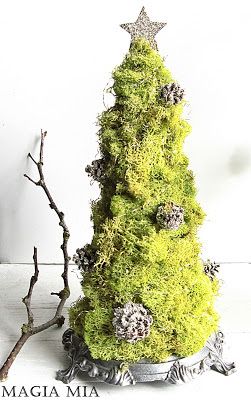 Mossy Tree, Christmas Garden Decorations, Moss Decor, Reindeer Moss, Red And White Christmas, Buy Christmas Tree, Tree Craft, Woodland Christmas, Christmas Garden