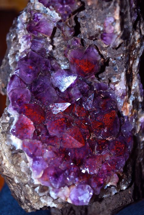 Canadian Red Amethyst Cluster www.crystalsouljourney.com Red Amethyst, Wine Chateau, Unique Crystals, Rocks And Fossils, Earth Gift, Beautiful Gemstones, Nature Pics, Thunder Bay, Crystal Healing Stones