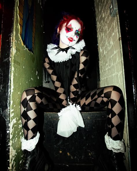 DISTURBIA (@disturbia) • Instagram photos and videos Goth Clown Outfit, Dark Circus Costume, Creepy Clown Costume, Clown Photoshoot, Clowncore Fashion, Clown Costume Ideas, Goth Clown, Masquerade Outfit Ideas, Goth Halloween Costume