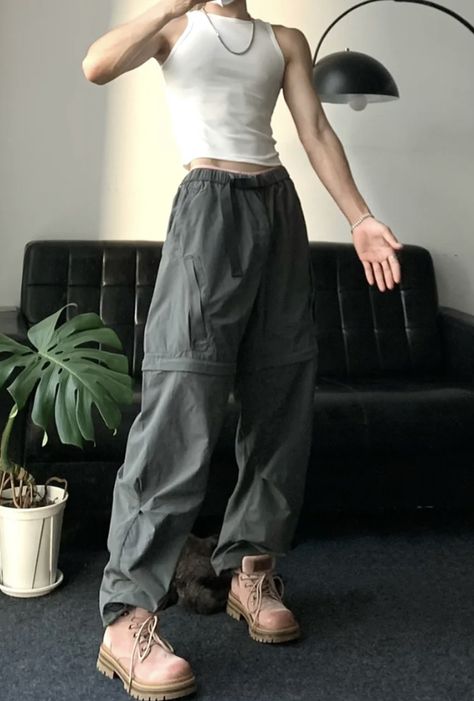 Men With Feminine Clothes, Feminine Clothes On Men, Men’s Gym Outfits Aesthetic, Twink Outfit Men Casual, Feminine Boys Style, Feminine Man Aesthetic, Mens Feminine Fashion, Feminine Boy Aesthetic, Feminine Boy Outfit