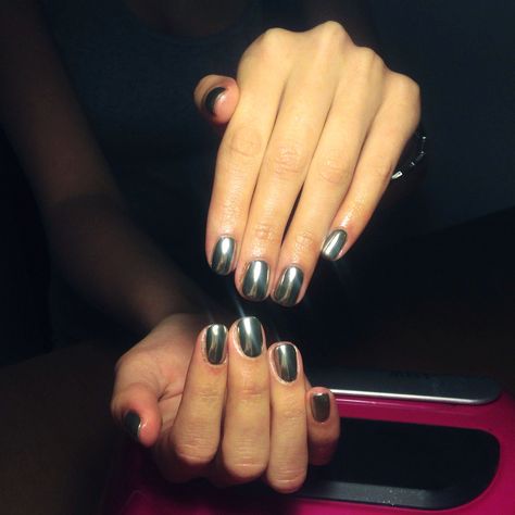 Chrome Nails Black Chrome Nails Designs French, Dark Silver Chrome Nails, Silver Chrome Gel Nails, Silver Chrome Nails Short, Dark Gray Chrome Nails, Dark Chrome Nails Short, Saltburn Nails, Gunmetal Chrome Nails, Short Square Chrome Nails