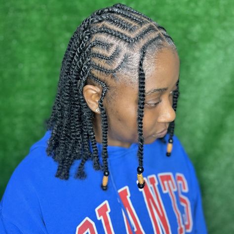 Short Fulani twists ❤️ Fulani Natural Hairstyles, Fulani On Natural Hair, Short Fulani Braids Hairstyles, Fulani Twists, Short Twist Hairstyles, Cornrow Styles For Kids, Short Hair Twist Styles, Diy Hairstyle, Short Twists