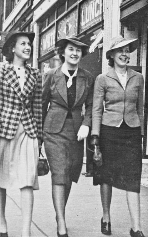 Chronically Vintage: July 2013 1930s Womens Workwear, 1939 Fashion Women, 1940s Womens Fashion, 1930s Photography, 1940s Photography, Best Street Photographers, Vintage Vancouver, 1940s Women, 1940s Woman