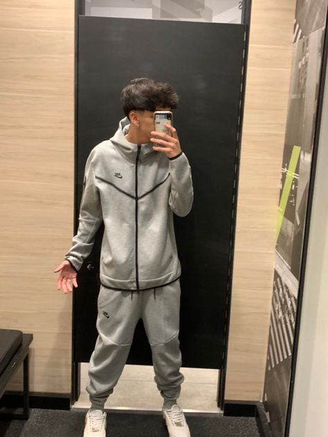 Nike Tech Fleece Outfit Men, Nike Tech Fleece Men, Tech Outfit, Teaching Boys, Hoodie Outfits, Fleece Outfit, Men Abs, Drip Outfit Men, Effortlessly Chic Outfits