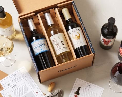 Delicious varieties of vino are just a click away! Wine Subscription, Wine Delivery, Blue Apron, Best Wine, Bean Casserole, Wine Clubs, Wine Box, Experience Gifts, Pinot Noir