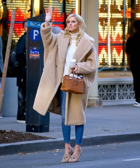 Nicky Hilton Is Chic in Teddy Bear French Sole Loafers She Designed – Footwear News Nicky Hilton Style, Nicki Hilton, Teddy Bear Outfit, Sartorial Style, Style Types, Street Fits, Teddy Bear Clothes, Tan Coat, Nicky Hilton