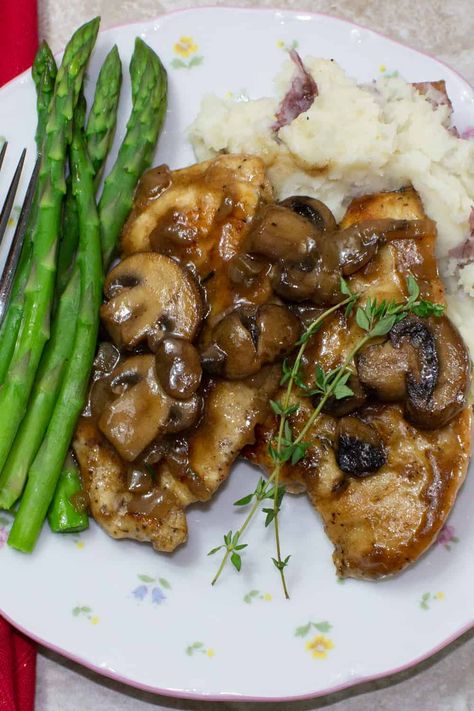 This kosher chicken marsala recipe is a great way to answer the age old question, "what's for dinner?" Whether it is a Shabbat dinner or just a way to bring the family together between Monday night and Tuesday morning, this recipe is kosher, quick, easy, and tasty! To learn how to make the best chicken marsala recipe, read on. Shabbat Dinner Recipes, Dairy Free Meal, Turkey Meatballs Healthy, Chicken Marsala Easy, Kosher For Passover, Finding Meaning, Kosher Cooking, Shabbat Dinner, Marsala Chicken Recipes