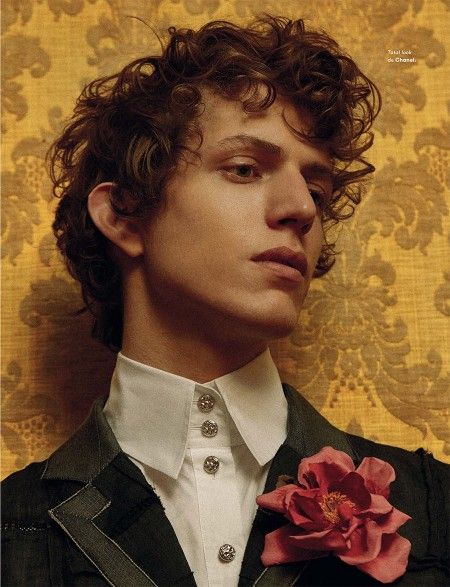 LOfficiel Hommes Espana Winter 2016 Xavier Buestel Editorial 002 450x587 LOfficiel Hommes España: Xavier Buestel Shows La Clase for Winter Cover Shoot Rabastan Lestrange, 얼굴 드로잉, Face Drawing Reference, Photographie Portrait Inspiration, Human Reference, Face Photography, Classy Style, Poses References, Male Poses