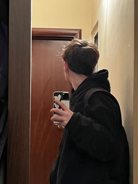 Hoodie No Face Selfie, No Face Photo Ideas Boys, 1k Followers Background Editing, Hoodie Outfit Men, Hijabi Aesthetic, Face Pictures, Best Poses For Pictures, Aesthetic Boy, Cute Boyfriend Pictures