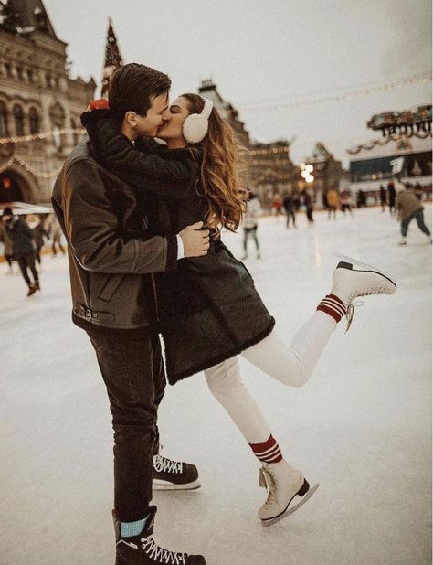 Outfits To Wear Ice Skating, Christmas Card Pictures Couples, Christmas Card Pictures, Cute Outfit Ideas, The Best Outfits, Winter Photoshoot, Ice Rink, Outfits To Wear, Couple Picture Poses