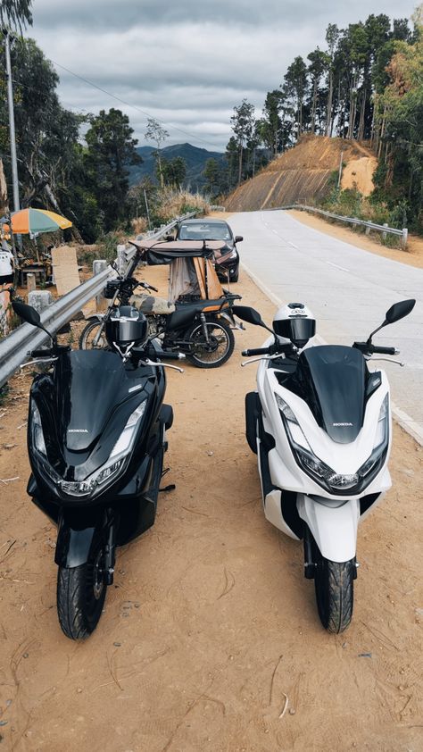 Pcx 160 White, Pcx Putih, Motor Pcx, Pcx 160, Honda Pcx, Motor Bike, Instagram Photo Inspiration, Cute Little Drawings, Leg Tattoos