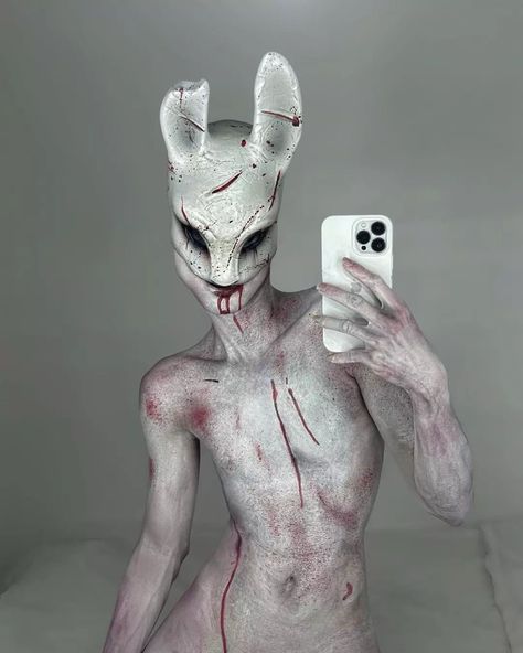 Halloween season 🐰 Fantasy Party, Haunted Forest, Cool Masks, Robots Concept, Robot Concept Art, Creepy Art, Fantasy Makeup, Monster Art, Halloween Night