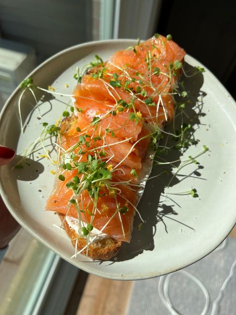 Smoked Salmon Aesthetic, Salmon Toast Breakfast, Salmon On Toast, Smoked Salmon Omelette, Smoked Salmon Toast, Salmon Avocado Toast, Salmon Bread, Salmon Sandwiches, Salmon Toast