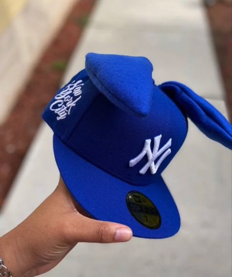 Ny Hats, Stile Kylie Jenner, Custom Fitted Hats, Swag Hats, Streetwear Hats, Yankees Cap, Dope Hats, Hat Aesthetic, Teen Swag Outfits