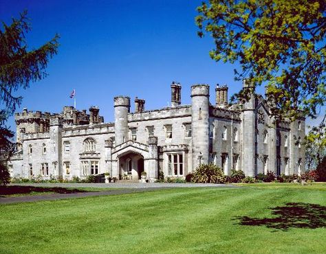 Dundas Castle - Picture of Dundas Castle, South Queensferry ... Edinburgh Airport, Wentworth Prison, Castle Home, Castle Mansion, Scotland Wedding, Stately Homes, Castles In Scotland, Scotland Castles, Scottish Castles