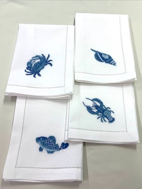 Crab Embroidery, Seashell Embroidery, Embroidered Linen Napkins, White Linen Napkins, Luxury Home Accessories, Linen Dinner Napkins, Embroidered Napkins, Linen Cloth, Marine Animals