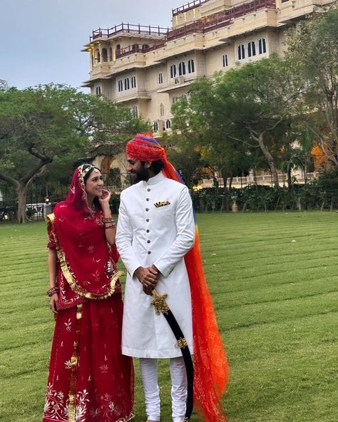 Preserving centuries-old traditions: Jaipur's royal family celebrates Gangaur with grace. The annual festival, dedicated to Goddess Gauri, is a symbol of marital happiness and conjugal bliss. The royal family's elaborate processions and rituals showcase their deep-rooted connection to their cultural heritage. . . . 📸 : @yashashtea . . . #galleryjpr #jaipurgallery #jaipur #jaipurindia #culturalheritage #jaipurheritage #jaipurcity #royalfamily #gangaurfestival #jaipurroyalfamily #citypalacejaipur Jaipur Royal Family, Poshak Aesthetic, Pacho Jaipur, Indian Royal Family, Jaipur Culture, Royal Family Aesthetic, Gauravi Kumari, Rajput Wedding, Rajputana Culture