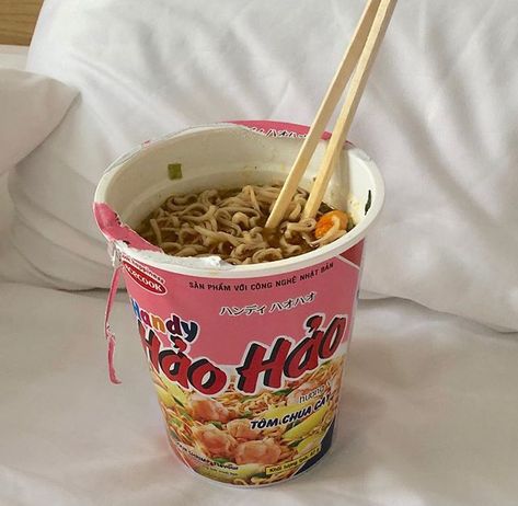 Essen, Small Portion Food, Cup Of Noodles, Salty Foods, Cup Noodles, Food Pics, Kawaii Food, Sweet And Salty, Korean Food