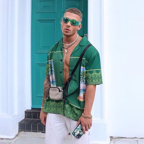 Miami Mens Fashion, Coachella Mens Fashion, Black Festival Outfit, Coachella Outfit Men, Coachella Fits, Festival Fits, Gender Fluid Fashion, Beach Suit, Suit Casual