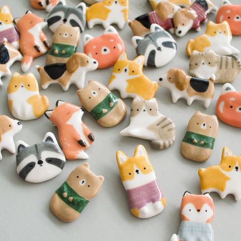 Clay Magnet Ideas, Magnet Ideas, Clay Magnets, Tanah Liat, Clay Diy Projects, Animal Illustrations, Polymer Clay Animals, Cute Polymer Clay, Clay Figurine