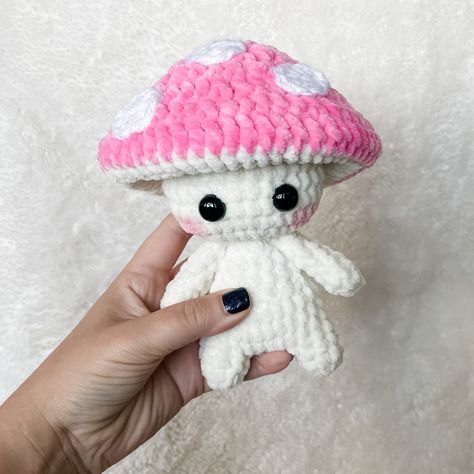 Free Crochet Mushroom, Crochet Mushroom Pattern, Mushroom Pattern, Easy Crochet Animals, Crochet Mushroom, Quick Crochet Patterns, Valentines Crochet, Crochet Animals Free Patterns, Crochet Business