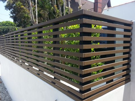 Modern Fences And Gates Front Yards, Balcony Fencing Ideas, Front Balcony Grill Design Modern, Fence Grill Design Modern, Fence Horizontal Wood, Wood Fence Design Modern, Front Of House Fence Ideas, Modern Balcony Grill Design Railings, Stucco Fence Wall